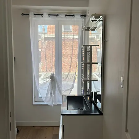En Duplex, 1e Etage, Proche Commodites Apartment *
